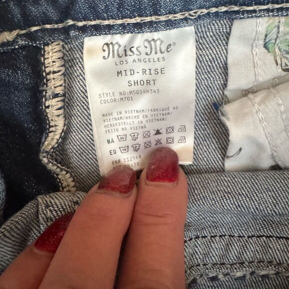 Miss Me Women's Blue Denim Shorts M5014H faux flap pockets sz 29 - Picture 3 of 7